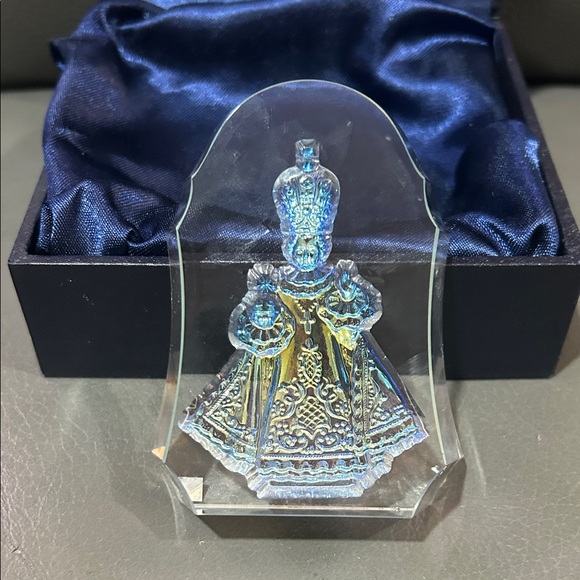 Baby Jesus Of Prague Iridescent Art Glass  Blue and Gold Accents box included - Picture 7 of 10